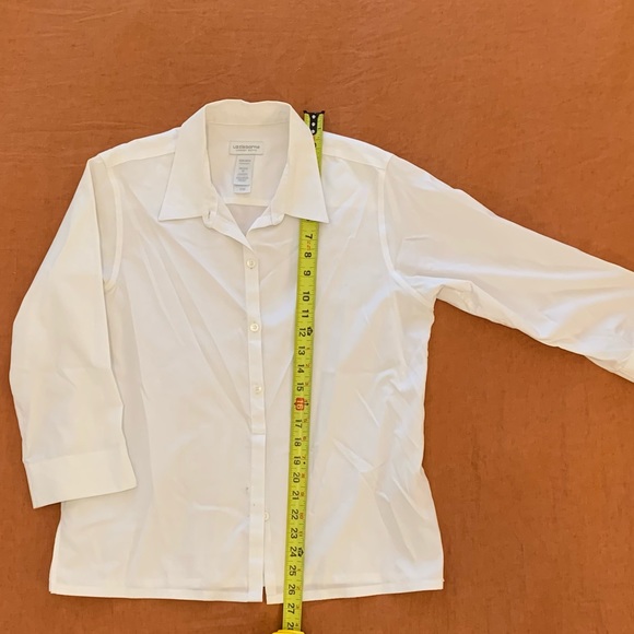 Liz Claiborne White Button Up, Size MP - Picture 4 of 6